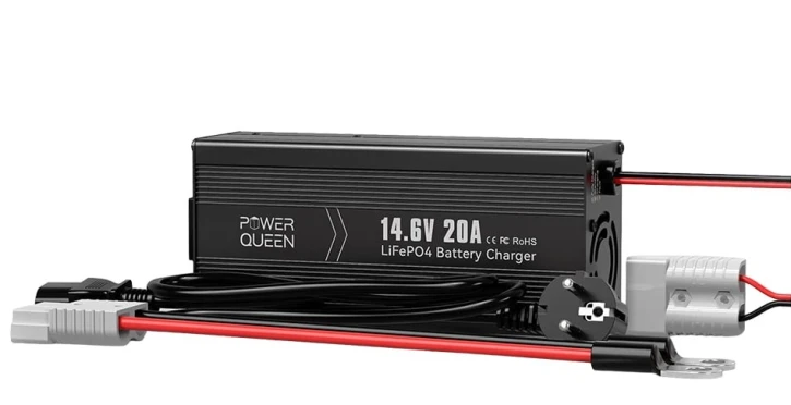 Зарядний пристрій Power Queen P12V20A-BCHA-X LiFePO4 14.6V/20A фото 2