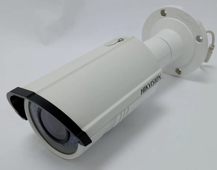(Уценка) Уличная IP-видеокамера Hikvision DS-2CD2620F-I фото 4