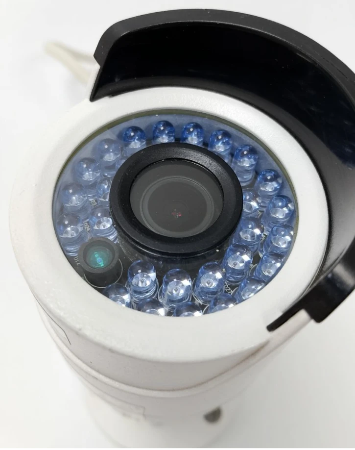 (Уценка) Уличная IP-камера Hikvision DS-2CD2042WD-I фото 3