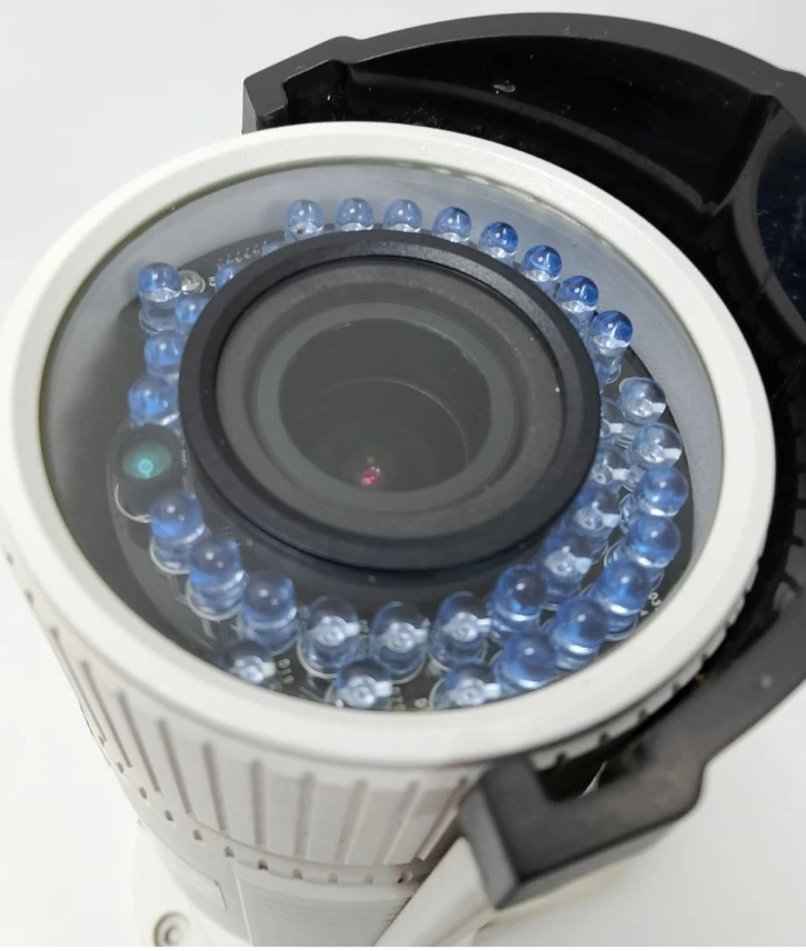 (Уценка) Уличная IP-видеокамера Hikvision DS-2CD2620F-I фото 5