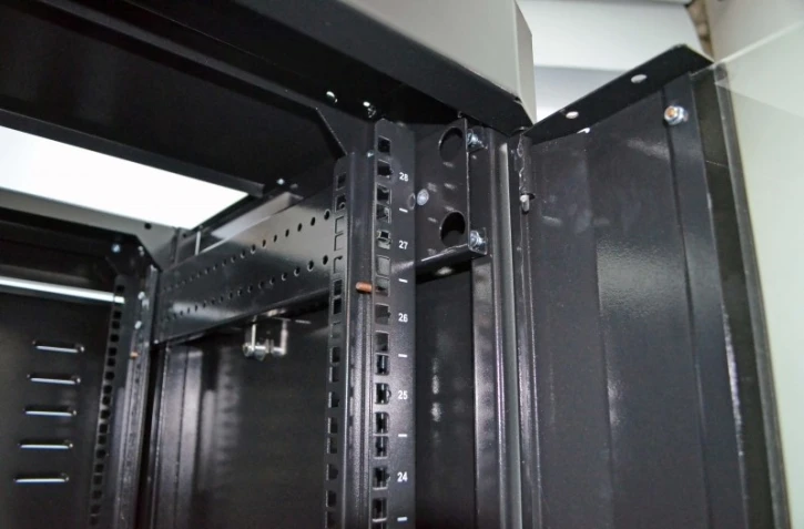 Шафа підлогова CMS 19 "28U, 610 х 675 мм чорна фото 14