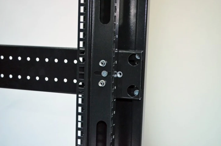 Шафа підлогова CMS 19 "28U, 610 х 675 мм чорна фото 9