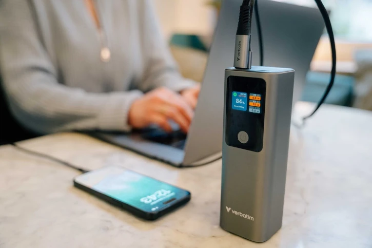 УМБ Verbatim Charge ’n’ Go 27000 mAh фото 5