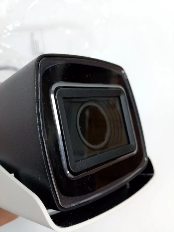 (Уцінка) Відеокамера Hikvision DS-2CE19D3T-AIT3ZF (2.7-13.5) White фото 6